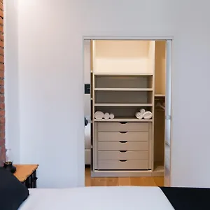  Apartment Ross Quadrell -