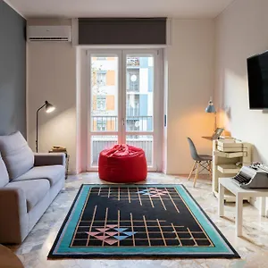 Appartement Life, Milan